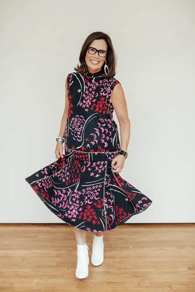 sally Lou author photo for LL